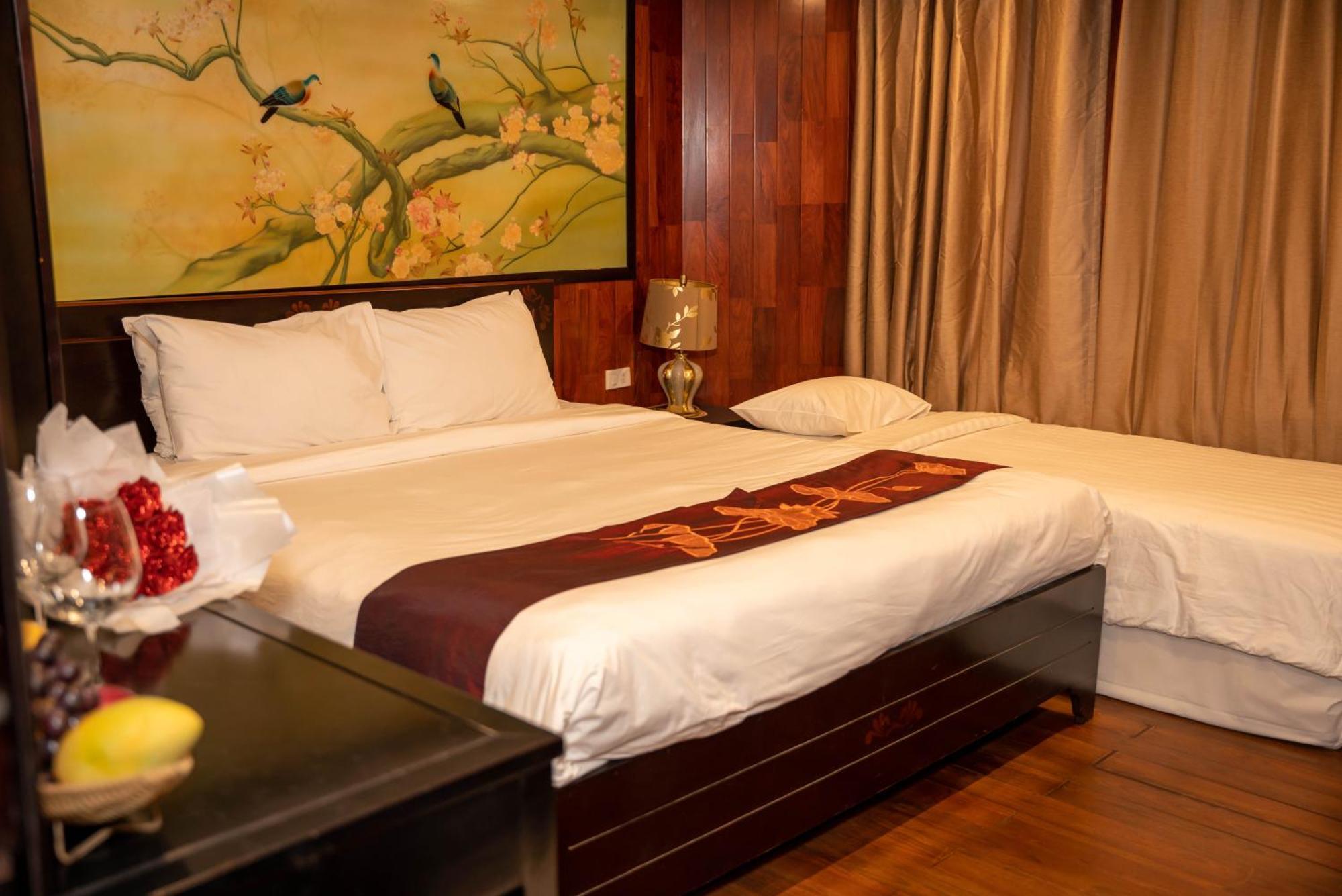 Hotel Dragon Crown Legend Cruise Hạ Long Exterior foto